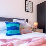 Cozy 1-Bed Apartment In Birmingham Family-Ready