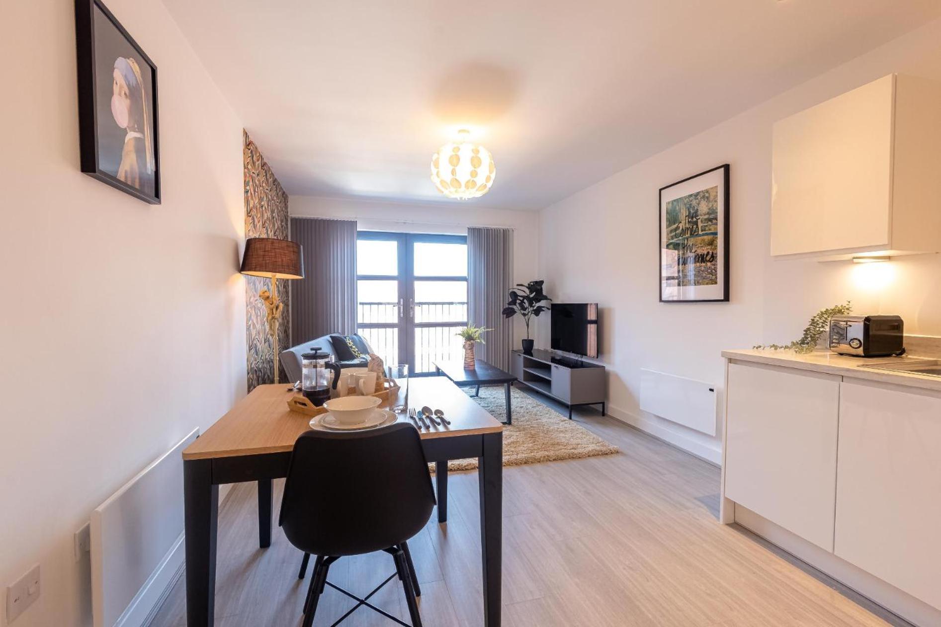 Cozy 1-bed In Family-ready Apartment